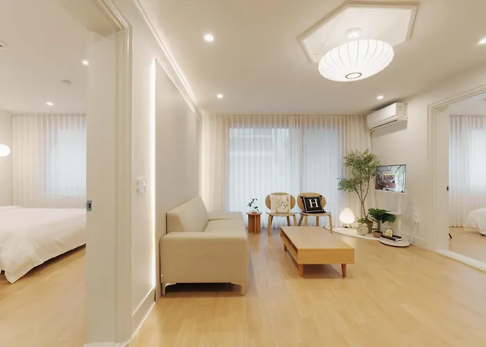 Apartamento 홍대입구역, 홍대, 방 3개 욕실 2개, 침구, 10인 숙소, 넓은 거실, 가족여행, 세탁건조기, 평지 *