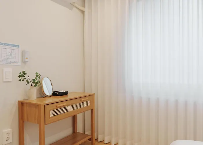 Apartamento 홍대입구역, 홍대, 방 3개 욕실 2개, 침구, 10인 숙소, 넓은 거실, 가족여행, 세탁건조기, 평지 *