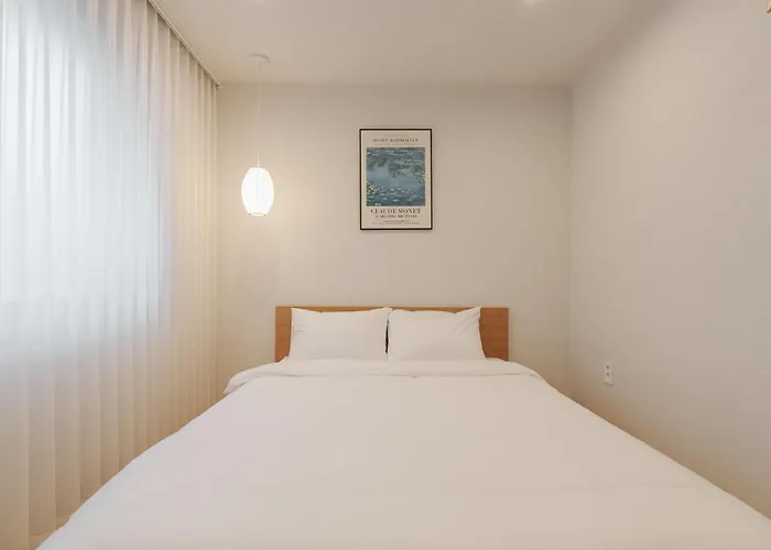 Apartamento 홍대입구역, 홍대, 방 3개 욕실 2개, 침구, 10인 숙소, 넓은 거실, 가족여행, 세탁건조기, 평지