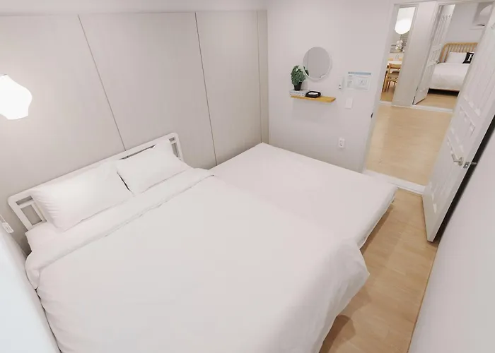 Apartamento 홍대입구역, 홍대, 방 3개 욕실 2개, 침구, 10인 숙소, 넓은 거실, 가족여행, 세탁건조기, 평지