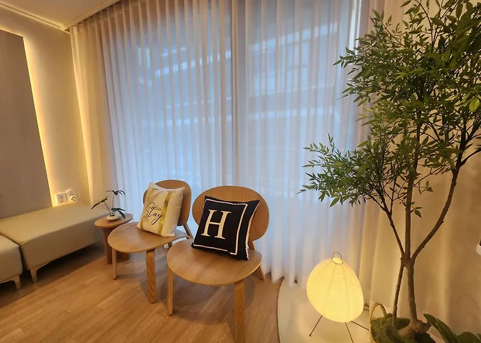 홍대입구역, 홍대, 방 3개 욕실 2개, 침구, 10인 숙소, 넓은 거실, 가족여행, 세탁건조기, 평지 Appartamento Seul